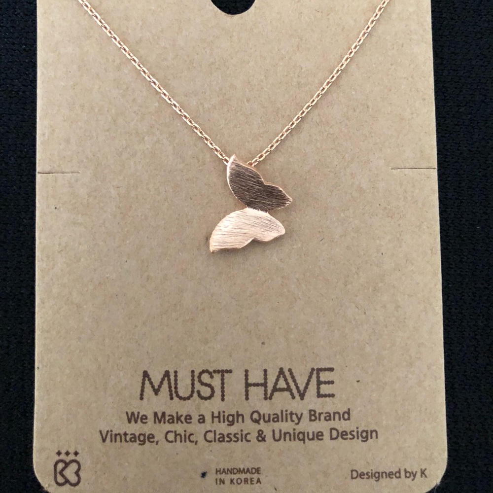 Buffer-fly necklace 🦋